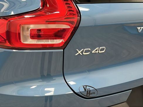Used 2024 Volvo XC40 B5 Core w/ Protection Package Premier AWD/4WD image 39