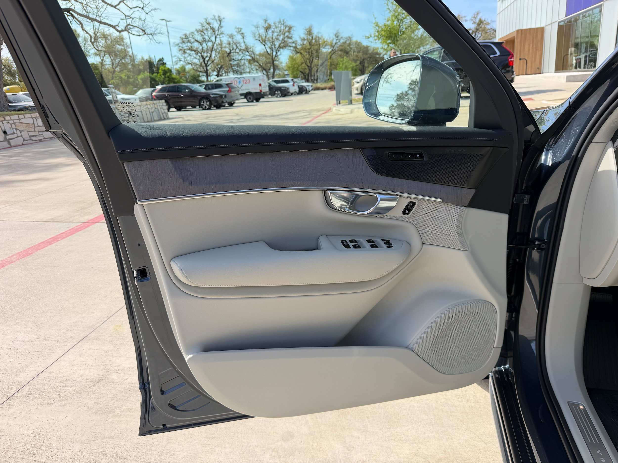 New 2026 Volvo XC90 B6 Ultra w/ Protection Package AWD/4WD image 18