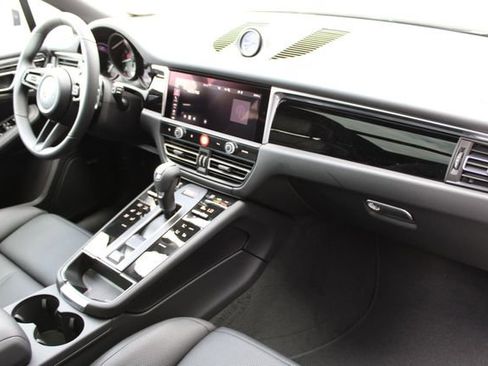 Used 2026 Porsche Macan image 26