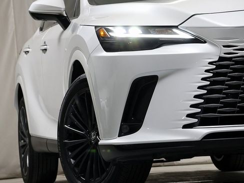 Used 2025 Lexus RX 350h w/ Convenience Package image 4