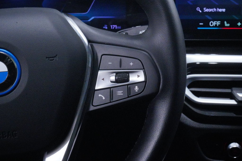 Used 2024 BMW i4 eDrive40 w/ Convenience Package RWD image 14