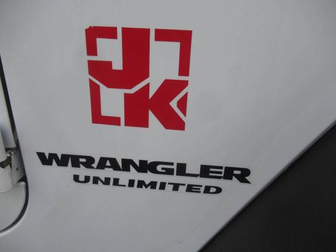 Used 2016 Jeep Wrangler Unlimited Sport AWD/4WD image 7