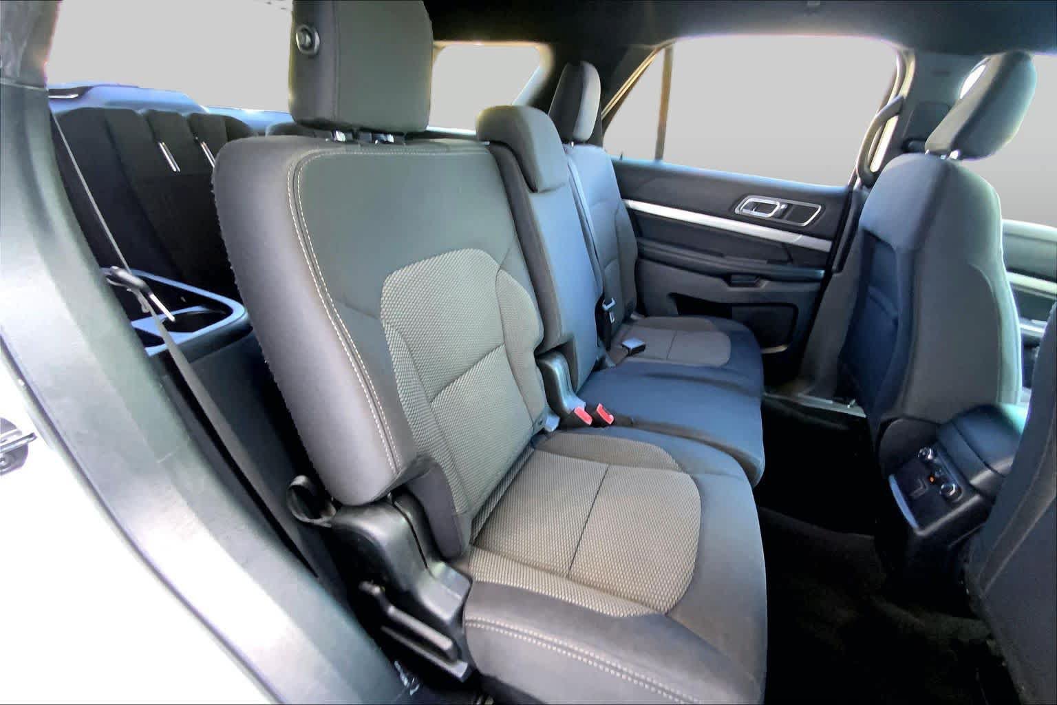 Used 2019 Ford Explorer XLT w/ Equipment Group 201A FWD image 19