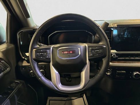 Used 2025 GMC Sierra 1500 SLT AWD/4WD image 13