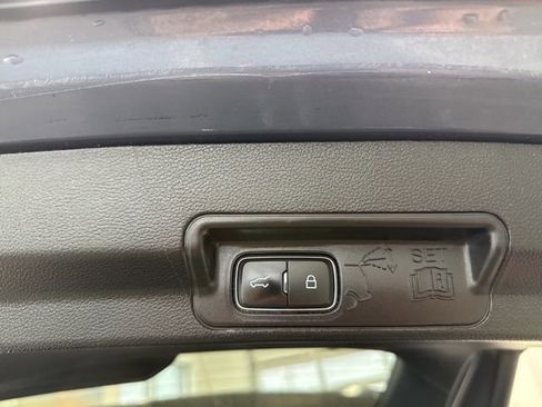 Used 2021 Ford Explorer Limited w/ Equipment Group 301A image 9