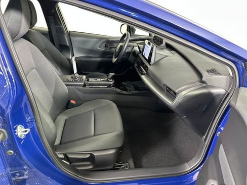 Used 2025 Toyota Prius LE image 27