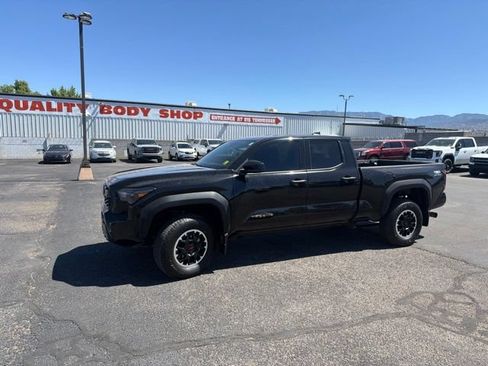 Used 2025 Toyota Tacoma TRD Off-Road AWD/4WD image 3