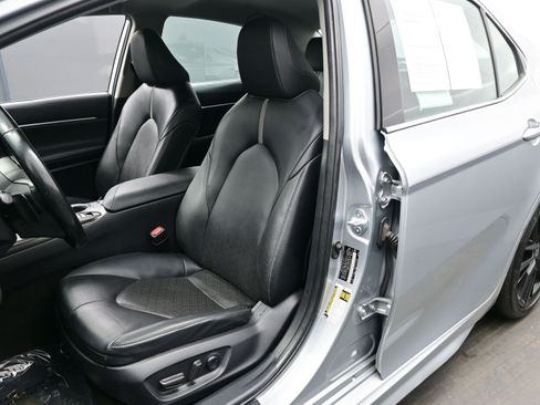 Used 2023 Toyota Camry XSE FWD image 12