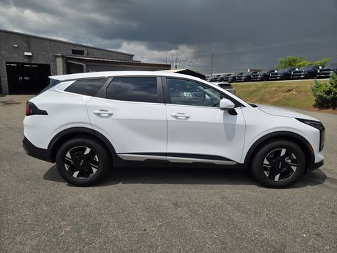 Certified 2026 Kia Sportage LX FWD image 6