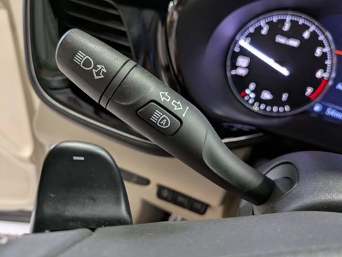 Used 2023 Buick Envision Avenir AWD/4WD image 17