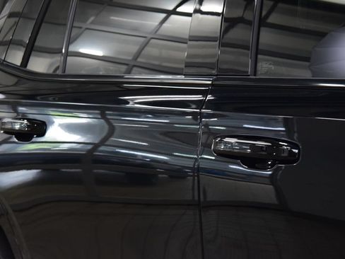 Used 2024 Cadillac Escalade Sport Platinum w/ Heavy-Duty Trailer Package AWD/4WD image 17