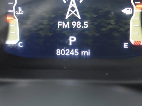 Used 2018 Jeep Wrangler Unlimited Sahara image 23