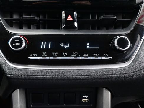 Used 2022 Toyota Corolla Cross LE w/ Moonroof Package image 20