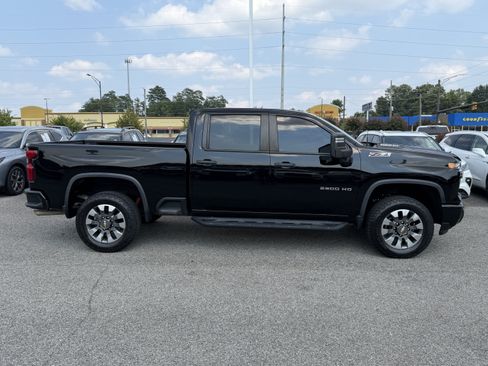 Used 2024 Chevrolet Silverado 2500 Custom w/ Custom Value Package AWD/4WD image 11