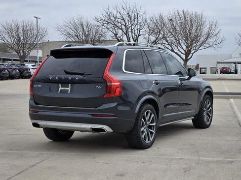 Used 2017 Volvo XC90 T6 Momentum w/ Vision Package image 2