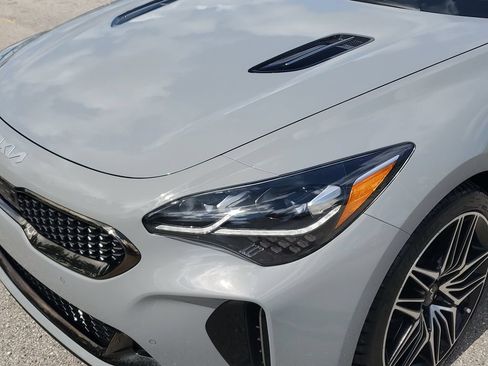 Used 2022 Kia Stinger GT2 AWD/4WD image 12