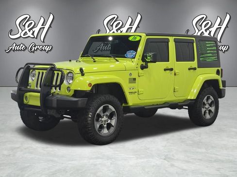 Used 2016 Jeep Wrangler Unlimited Sahara w/ Connectivity Group AWD/4WD image 10