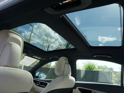 Used 2025 Mercedes-Benz C 300 4MATIC Sedan image 21