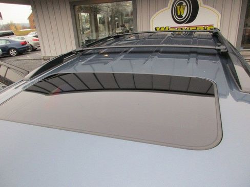 Used 2013 Toyota Highlander SE image 30