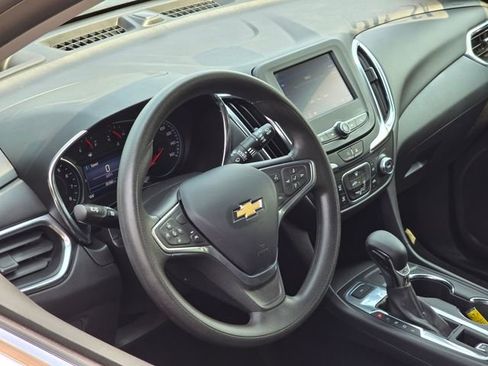 Used 2023 Chevrolet Equinox LT w/ LPO, Floor Liner Package image 18