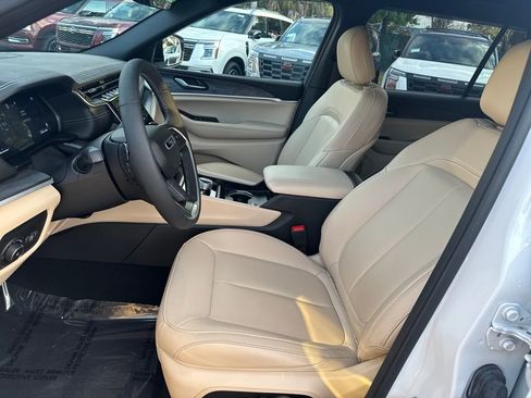 Used 2025 Jeep Grand Cherokee L Limited w/ Trailer Tow Package image 9