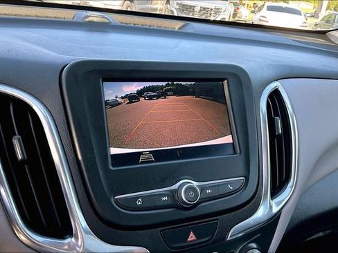Used 2021 Chevrolet Equinox LS w/ LS Convenience Package FWD image 14