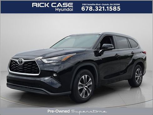 Used 2023 Toyota Highlander XLE FWD image 1