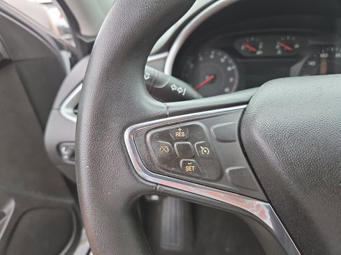 Used 2018 Chevrolet Malibu LS image 17