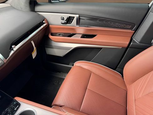 New 2027 Cadillac Vistiq Luxury w/ LPO, Floor Liner Package AWD/4WD image 34
