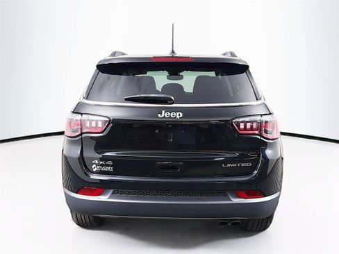 Used 2022 Jeep Compass Limited AWD/4WD image 10