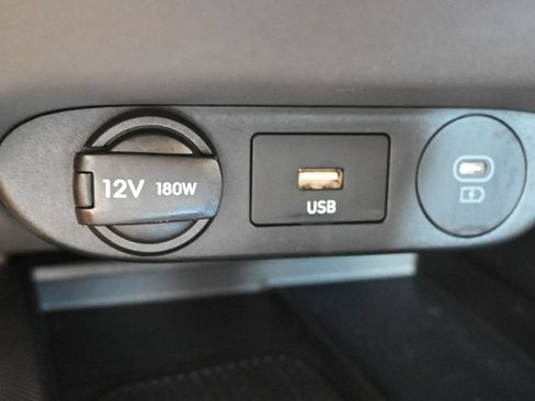 Used 2025 Hyundai Elantra Sport FWD image 33