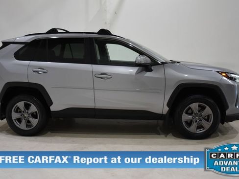 Used 2025 Toyota RAV4 XLE image 3