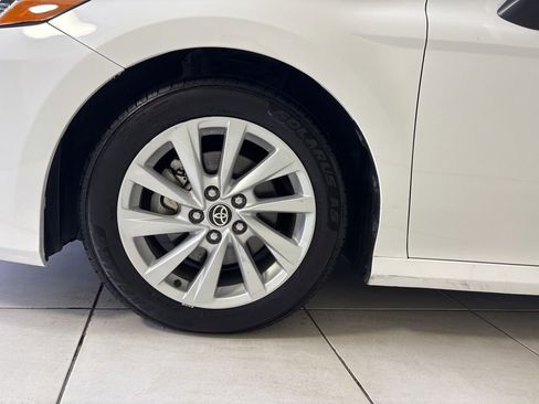 Used 2023 Toyota Camry LE image 9