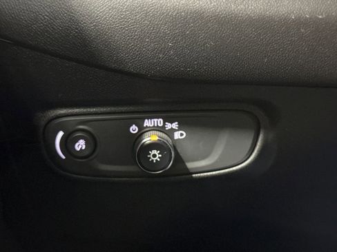 Used 2022 Chevrolet Equinox LS FWD image 18