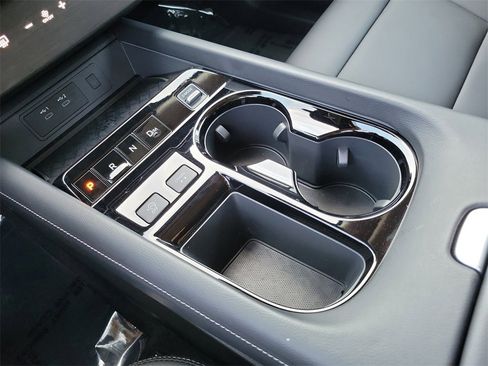 Used 2025 Nissan Murano SV image 14