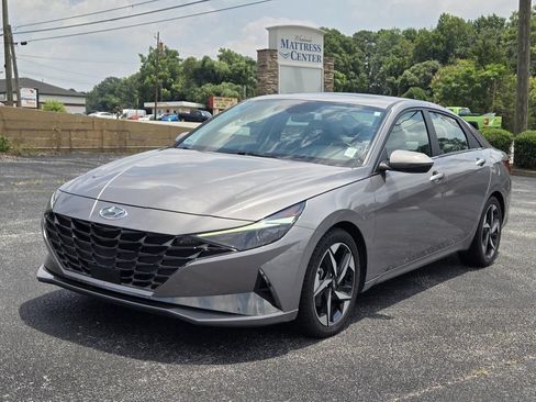 Certified 2023 Hyundai Elantra Limited FWD image 9