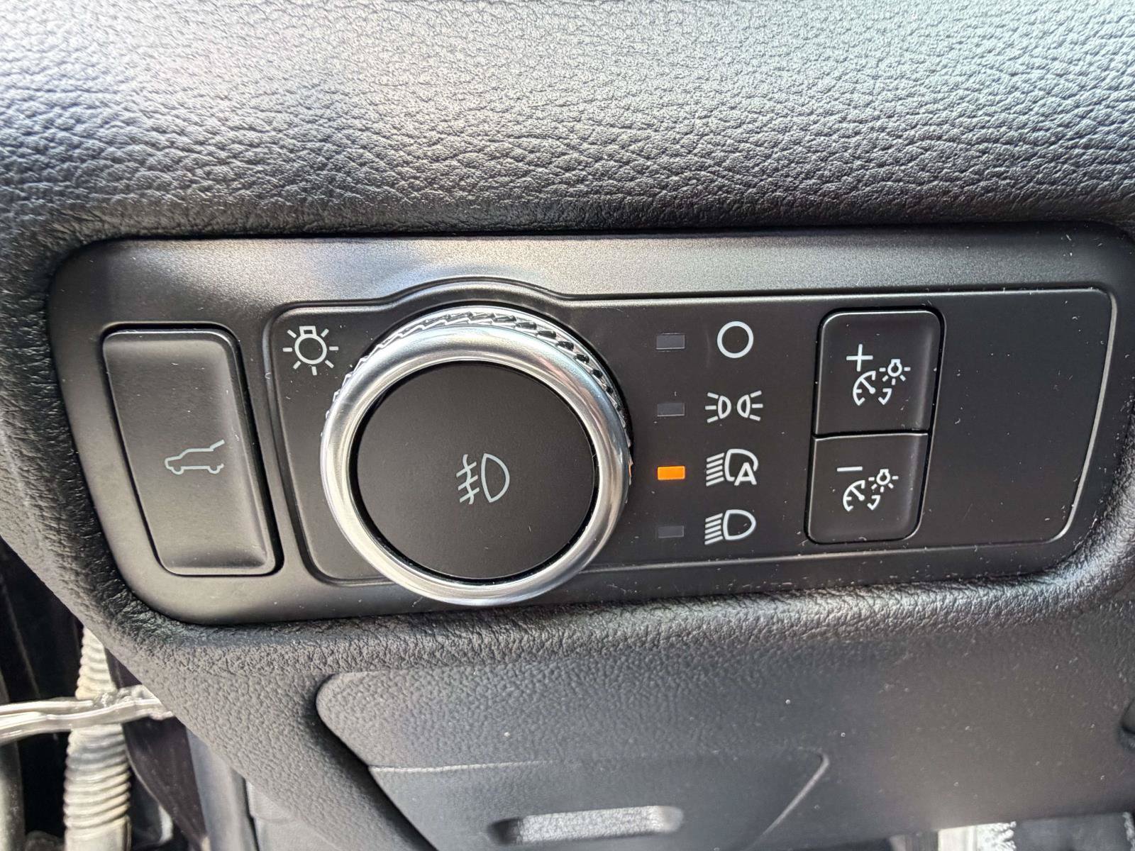 Used 2022 Ford Explorer Limited w/ Equipment Group 301A AWD/4WD image 24