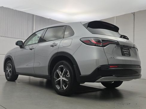 Used 2024 Honda HR-V EX-L image 3