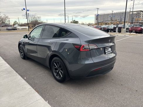 Used 2021 Tesla Model Y Long Range image 4