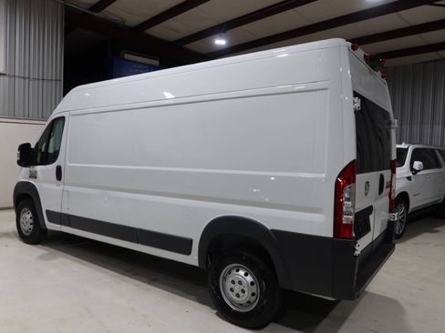 Used 2018 RAM ProMaster 2500 FWD image 2