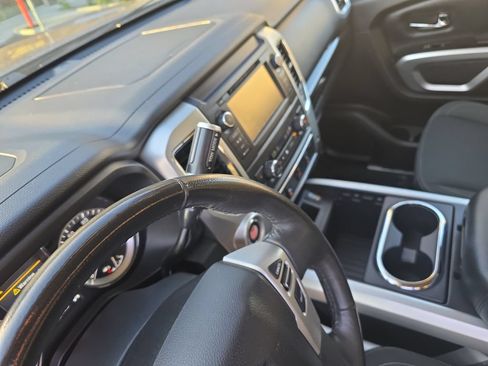 Used 2019 Nissan Titan SV w/ SV Convenience Package AWD/4WD image 22