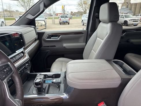 Used 2023 Chevrolet Silverado 1500 LT w/ Leather Package AWD/4WD image 20