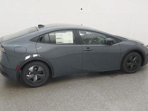 New 2026 Toyota Prius Plug-In Hybrid FWD image 37