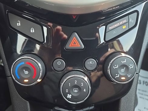 Used 2017 Chevrolet Sonic LT w/ Convenience Package image 22