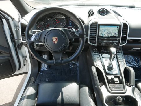 Used 2014 Porsche Cayenne Platinum Edition AWD/4WD image 20