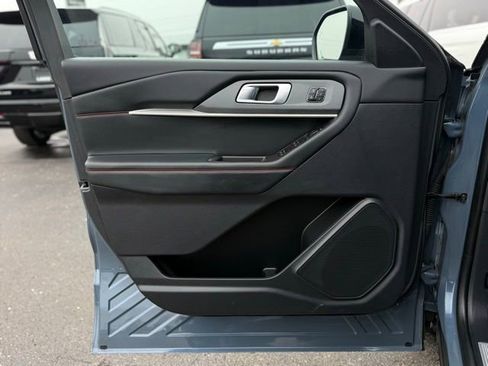 Used 2025 Ford Explorer ST-Line w/ Premium Package image 12