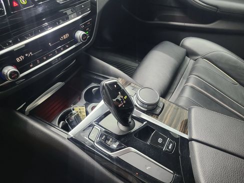 Used 2019 BMW 530i xDrive w/ Convenience Package AWD/4WD image 27