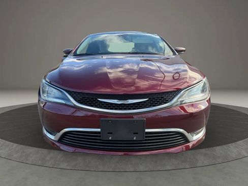 Used 2015 Chrysler 200 Limited w/ Convenience Group image 2