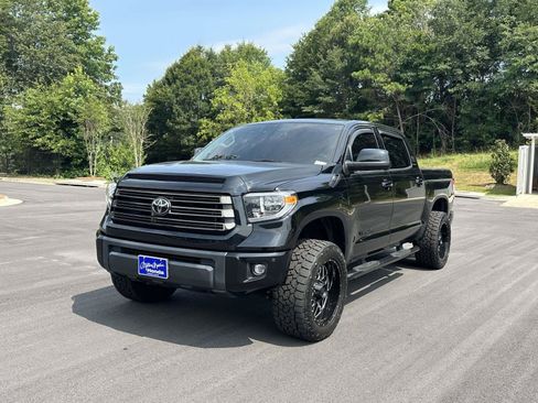 Used 2021 Toyota Tundra Limited w/ Limited Premium Package AWD/4WD image 3
