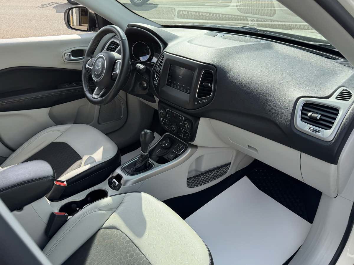 Used 2018 Jeep Compass Latitude w/ Popular Equipment Group AWD/4WD image 19